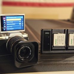 Panasonic DMC-GF7 LUMIX Camera Body with olympus 14-42 lens12-32mm Lens. Mint like new
