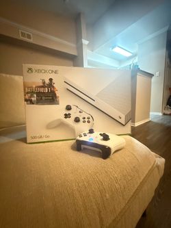Xbox One S + Controller