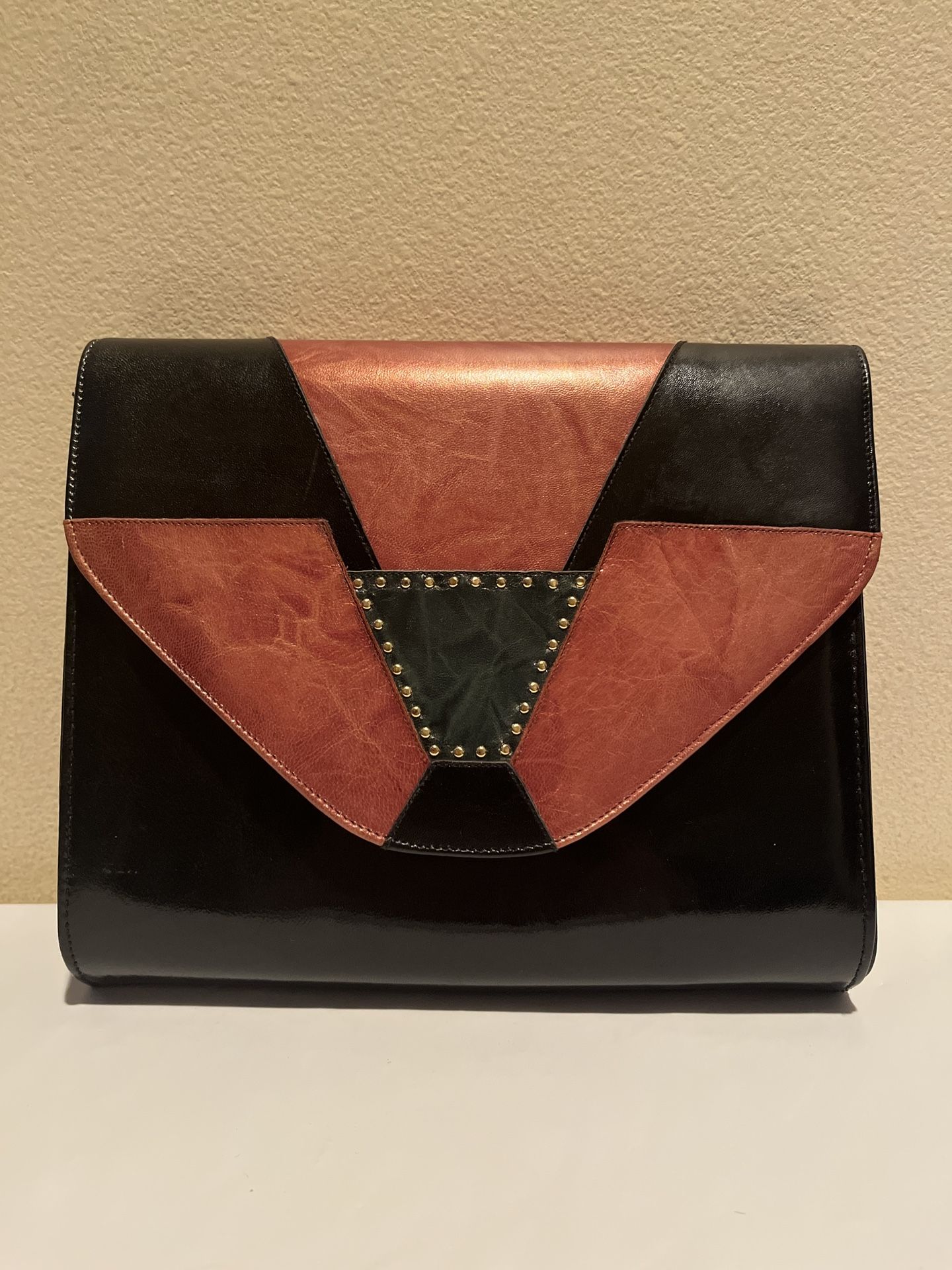 Vintage Margaret J black Leather and Tan Accent Shoulder Crossbody Purse