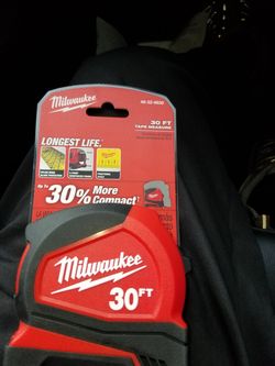 BRAND NEW MILWAUKEE 30FT TAPE MEASURE NEW