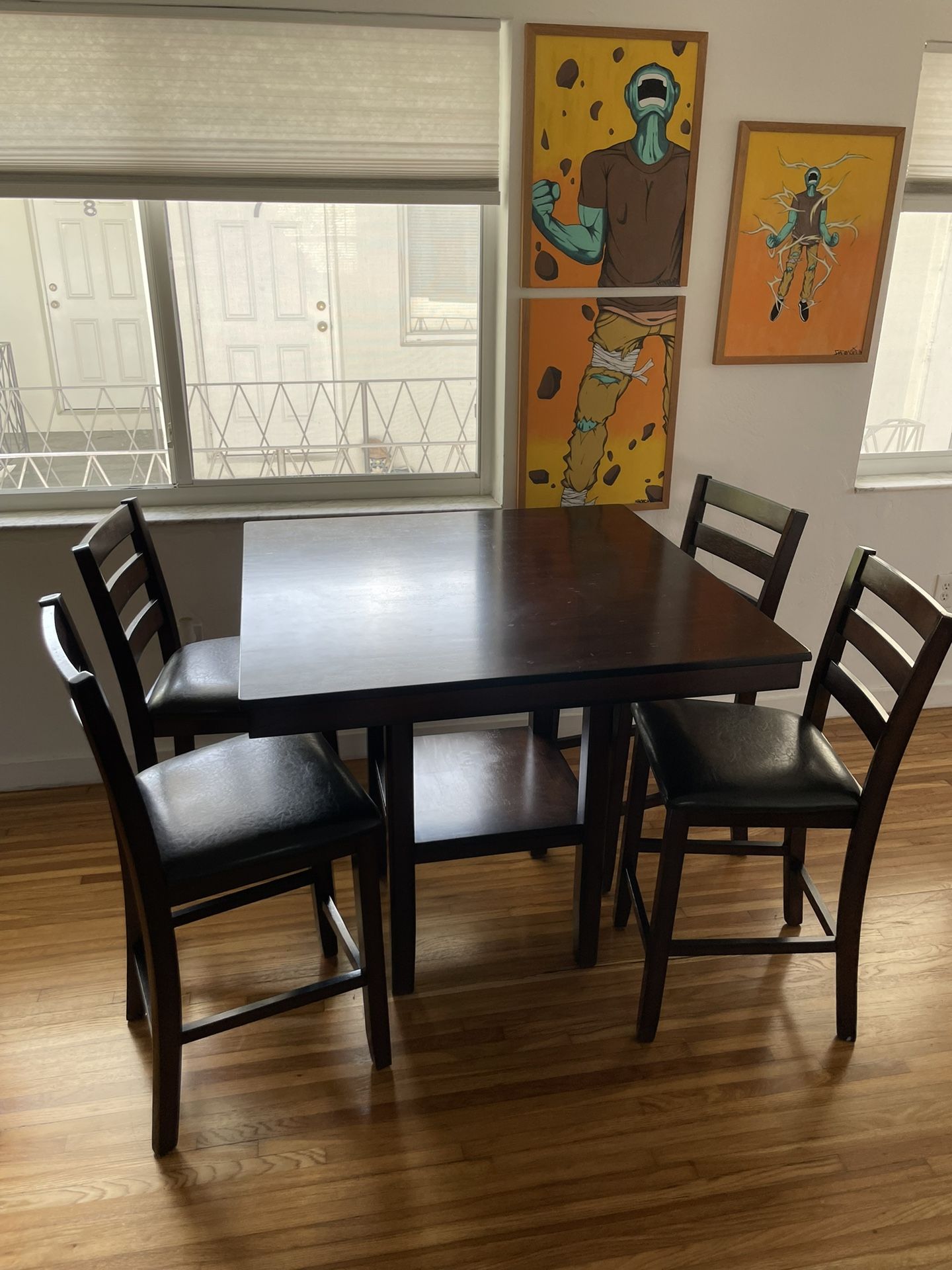 Mahogany Dinning Table + 4 Chairs