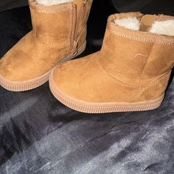 Suede boots