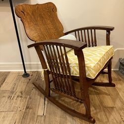 Beautiful Antique Rocking Chair 