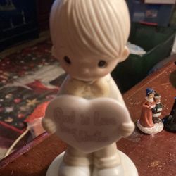 Ceramic figurine