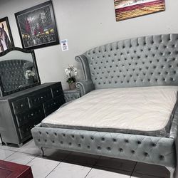 4pc Ek Bedroom Set 🩶 Grey Velvet 🥳🎉