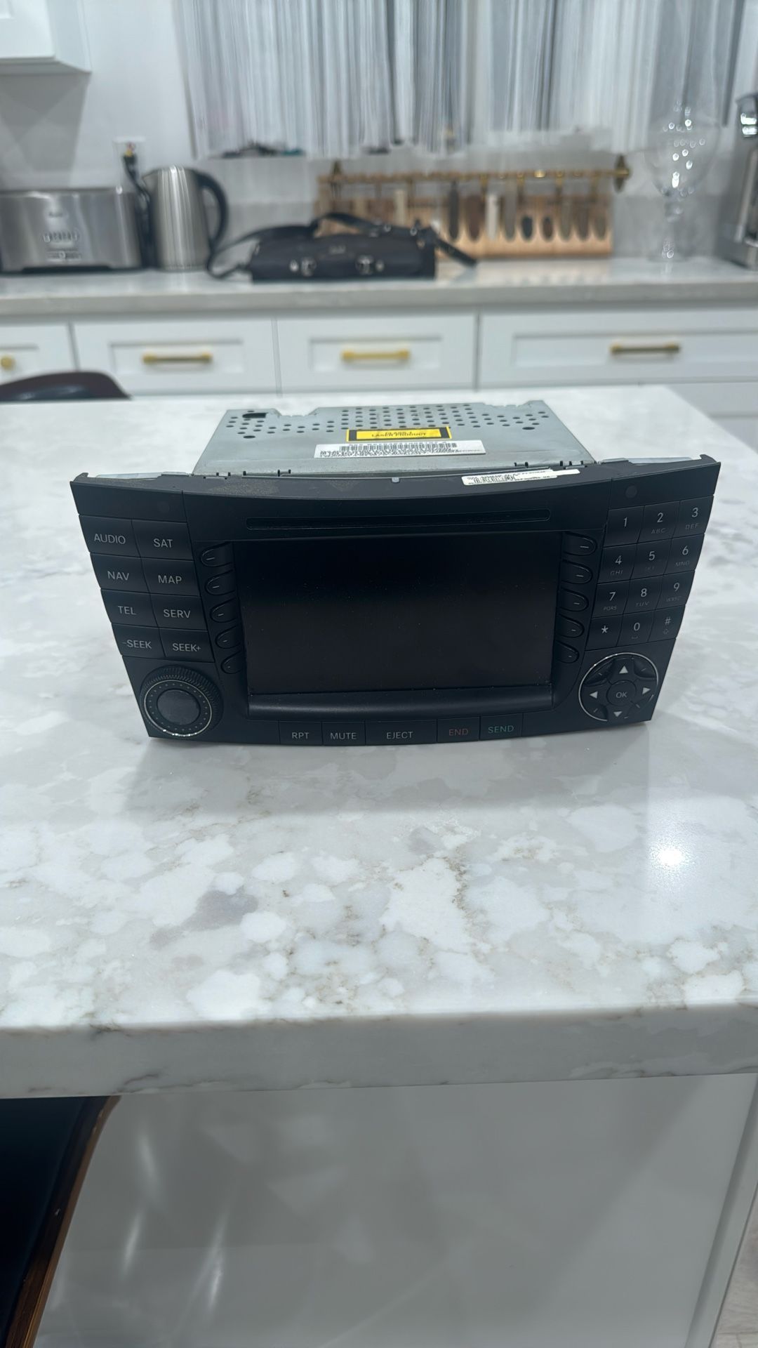 2004-2008 Mercedes Benz E320 Navigation Screen RADIO AM/FM CD Disc Player