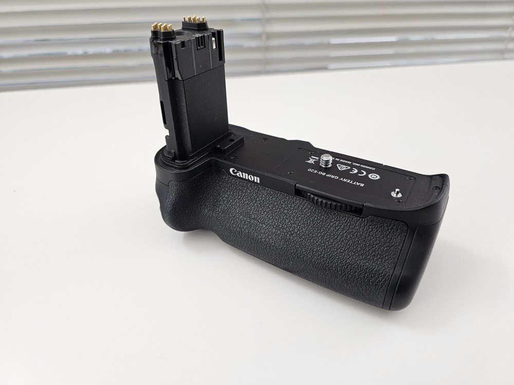 Canon 5D MKIV Battery Grip BG-E20