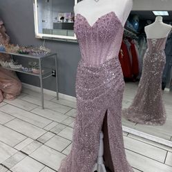 Prom dress size 7(can be small or medium)