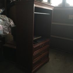 Muebles Para Dormitorio De Pura Madera De Cedro En Buenas Condicione