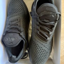 Men Nike 270 Size 10