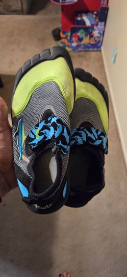 Boys water shoes size 3