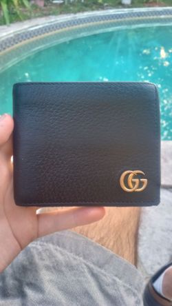 GG Marmont bi-fold card case Gucci wallet