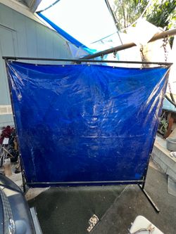 Welding curtain and frame