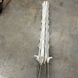 9 White 4’ Step In post