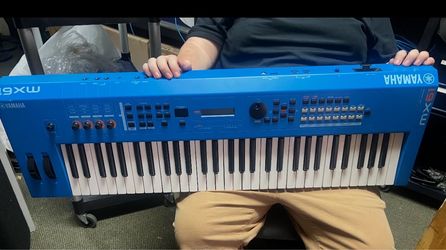 Yamaha MX61 61-Key Synthesizer Keyboard