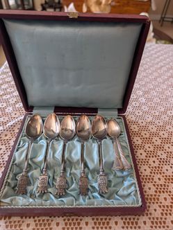 Set of 5 small spoons
