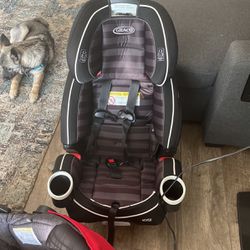 Car Seat (Like new) Taking Offers