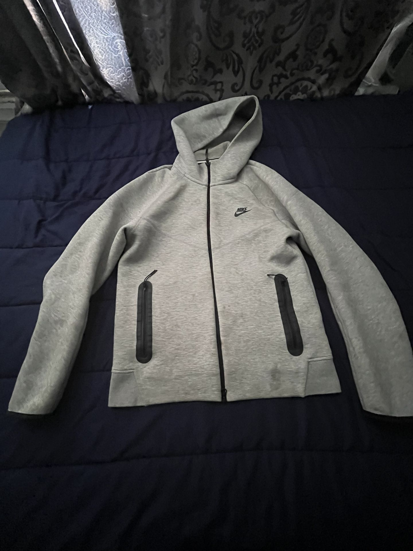Grey Nike Tech Fleece