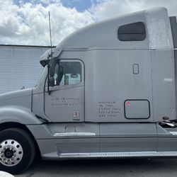 2004 Freightliner Columbia