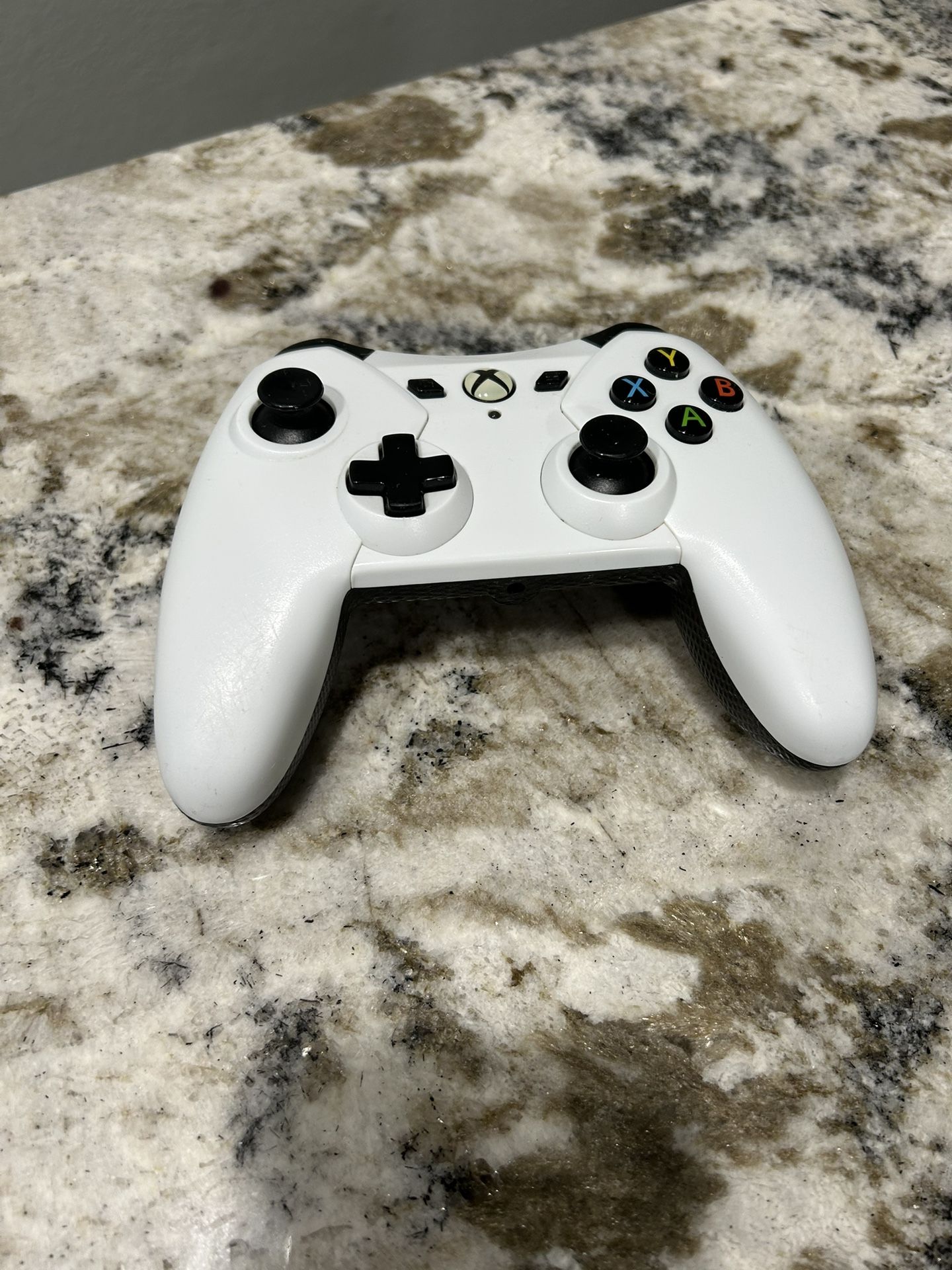 MICROSOFT XBOX ONE REMOTE CONTROLLER CONTROL WHITE WIRED MODEL 1428130-01