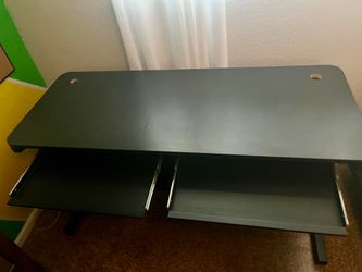 Black desk with two sliding trays