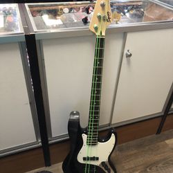 96091 Fender Squier Bullet J Bass 4-String Electric Bass 577801