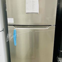 🔥🔥28” Frigidaire Top Freezer Refrigerator 