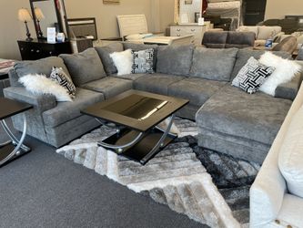 Grey Sectional With Chaise 