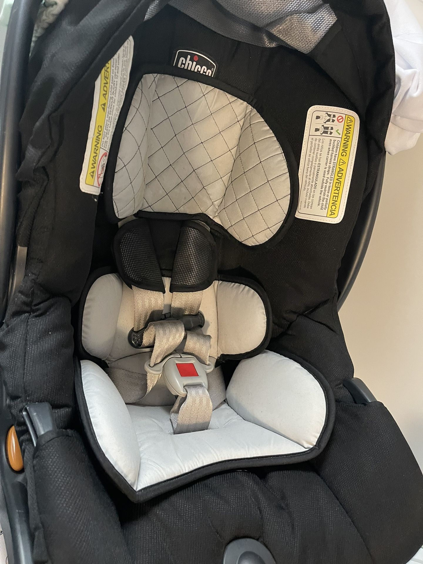 Chicco Viaro Travel System (Carrier with Base stroller)