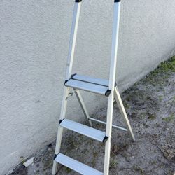 Ladder / Escalera