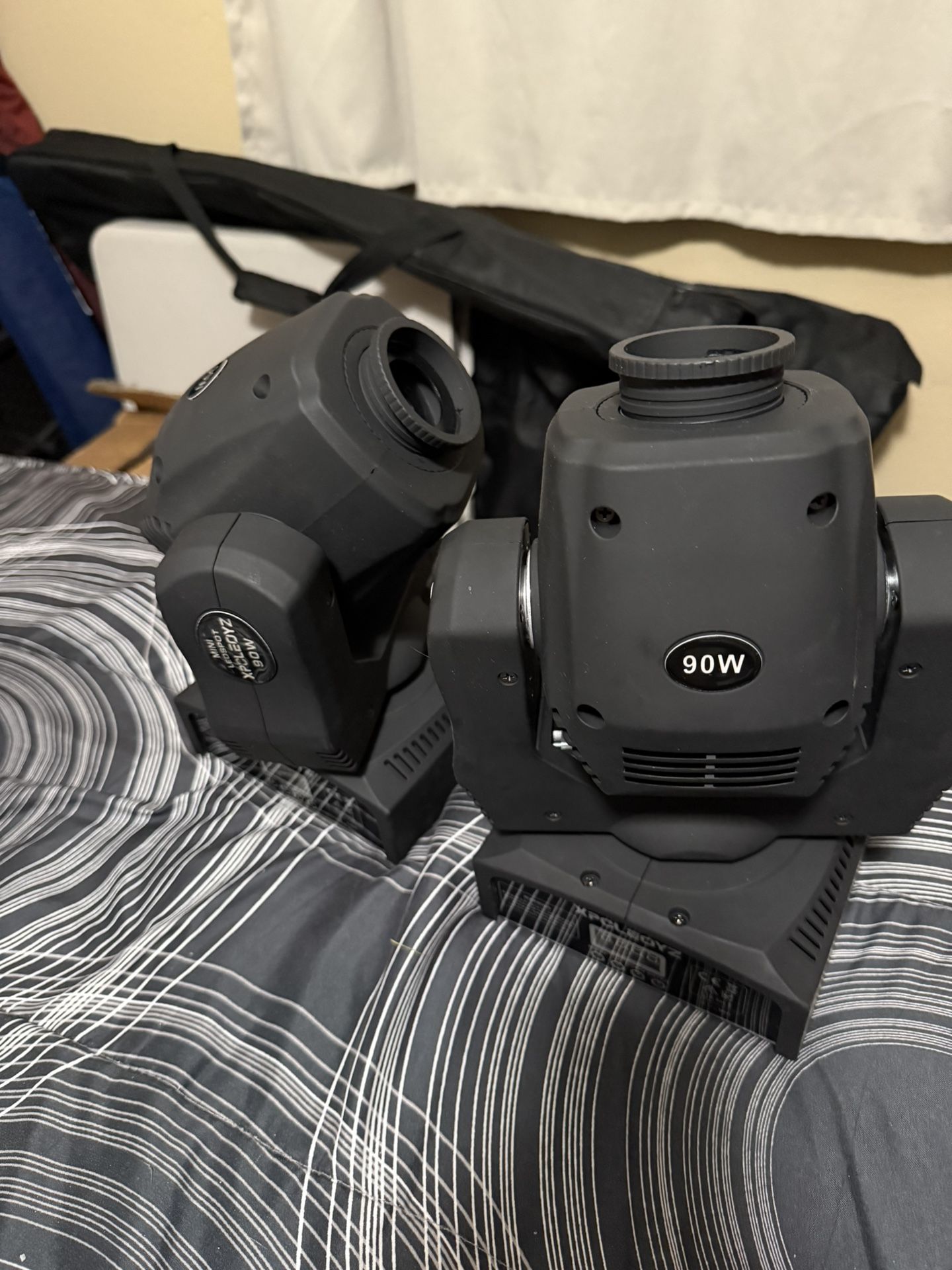 I’m selling both moving heads works good Asking $400