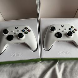2 Xbox Robot White Controllers