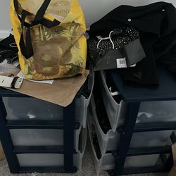 Plastic storage units bundle