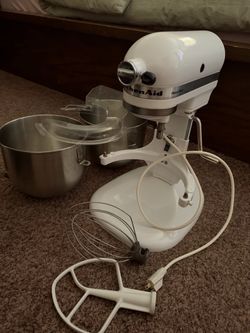 Moving Sale - Kitchen Aid with attachments