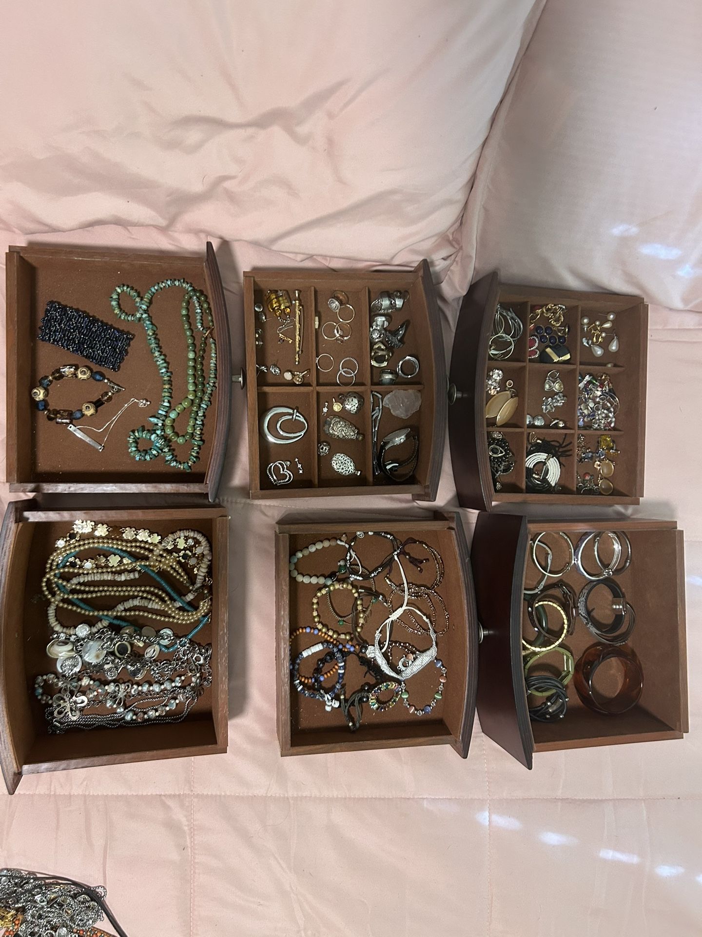 Free Beautiful Jewelry With Purchase Of $35 Jewelry Box!