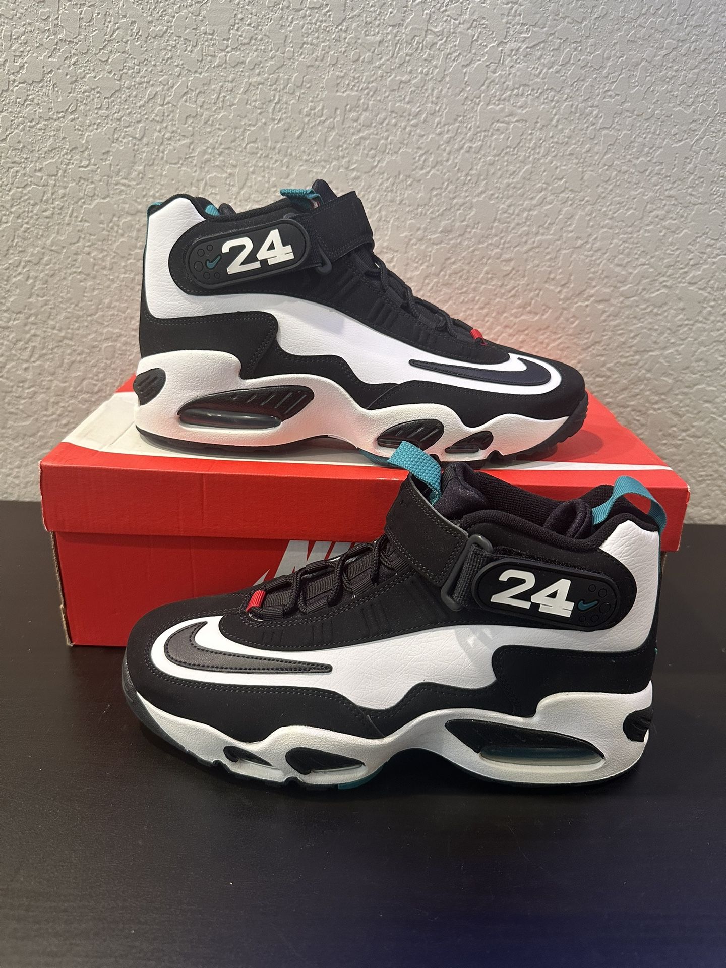 2011 Air Griffey Max 'Black Freshwater'