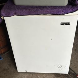 3.5 Cubic In Deep Freezer 