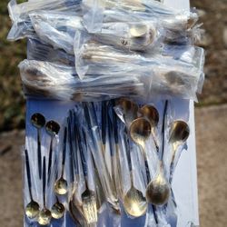 SET  de Cubiertos  24 Piezas Doradas 