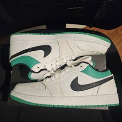 Jordan 1 Low White Lucky Green Black