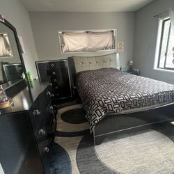 Bedroom Set Queen Size