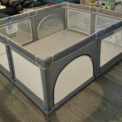 Large Playpen With Carrying Bag