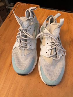 Nike Air Huarache Sneakers size 5Y / 6.5 women