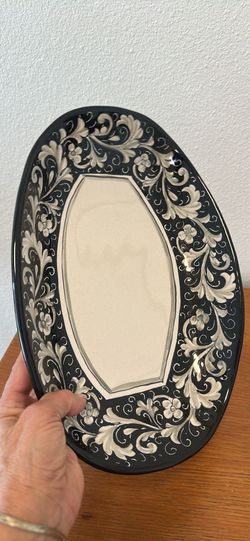Beautiful hand painted, quality , ceramic platter from Italy