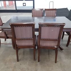 Dining Table And 6 Chairs 
