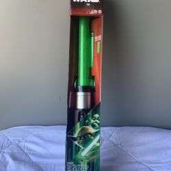 Star Wars Yoda Electronic Light Saber Bladebuilders Disney Hasbro