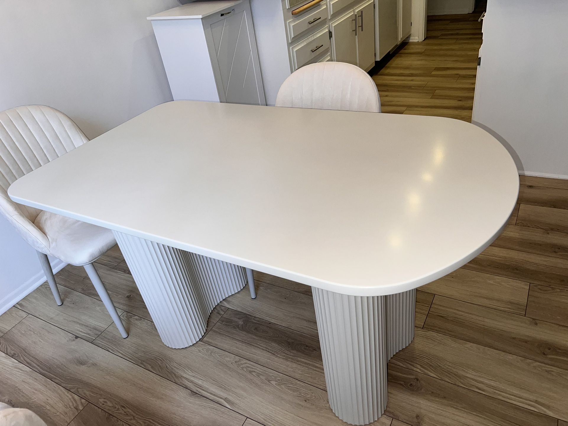 Pearlena Modern Dining Table