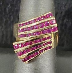 10 KT Yellow Gold Pink Sapphire Bypass Statement Ring