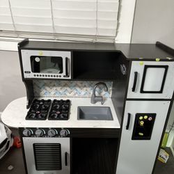 Boy And Girl Kitchen 