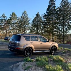 Mitsubishi outlander 2012 4 x 4