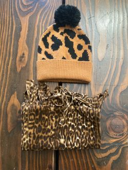 Woman’s Beanie & Scarf Set